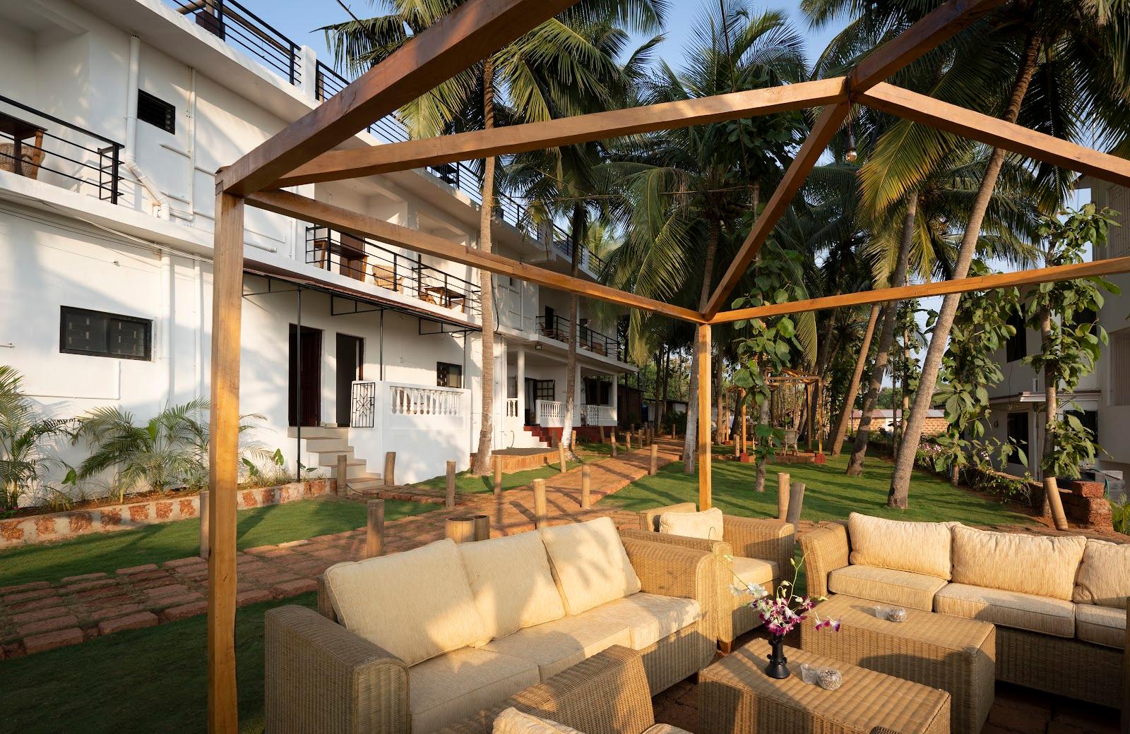 De lavender luxury guest house & hostel