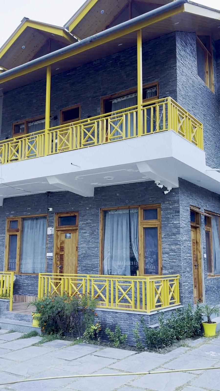 The Social Stays Kasol (formerly ArtBuzz) – photo 2