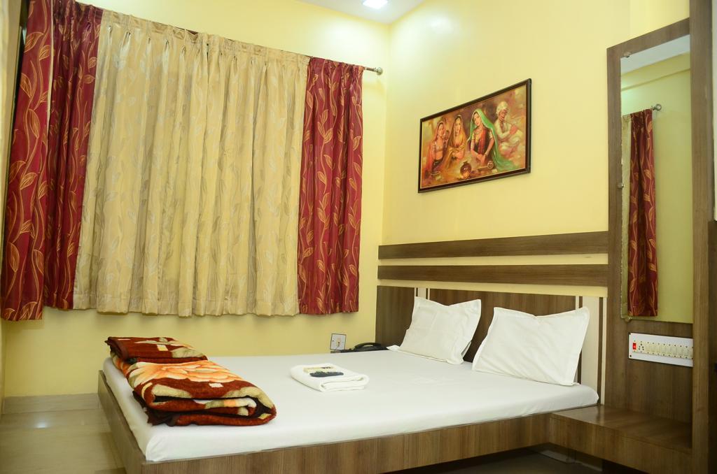Hotel Gurukrupa – photo 4