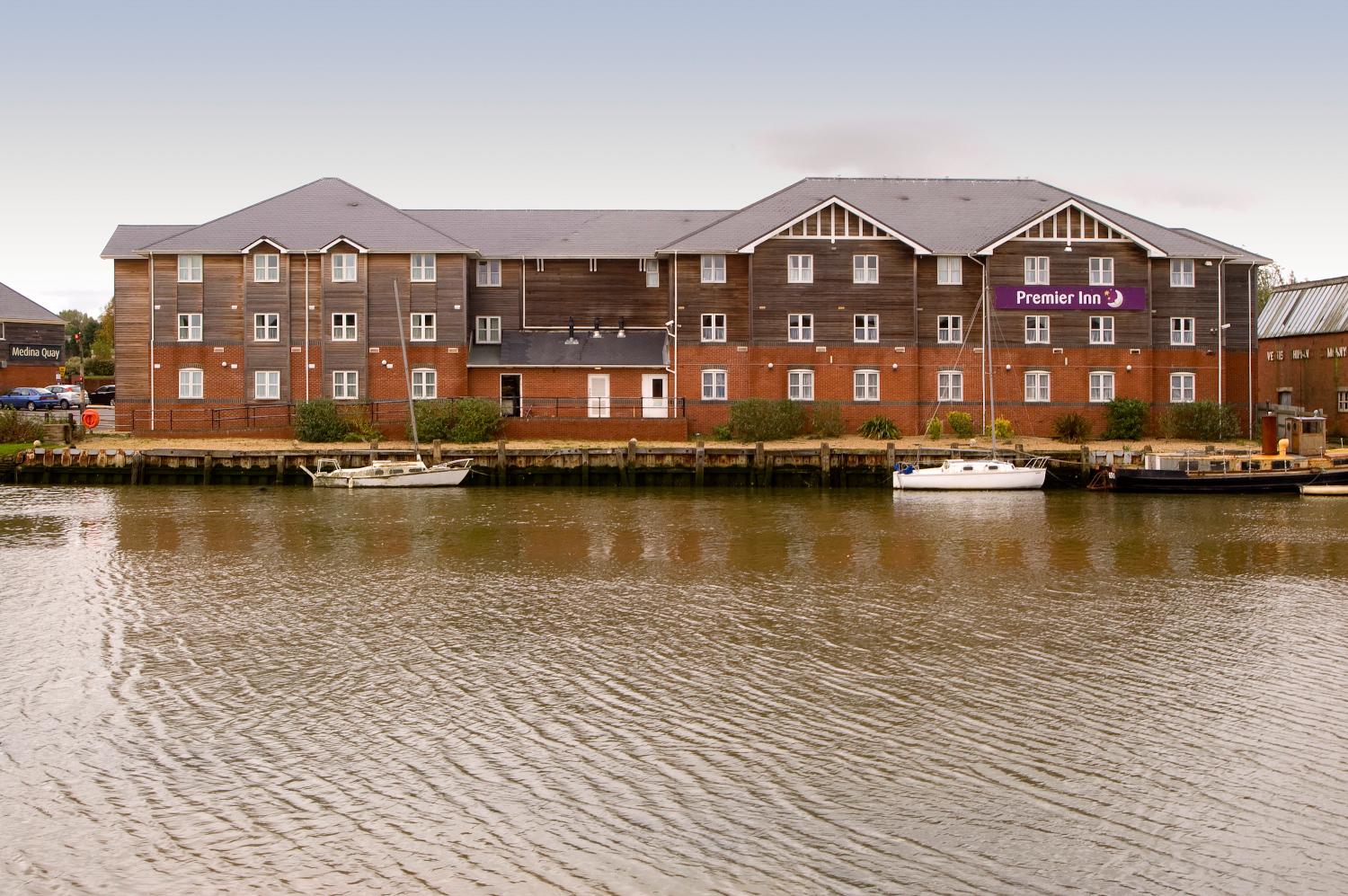 Premier Inn Isle Of Wight (Newport) hotel – photo 1