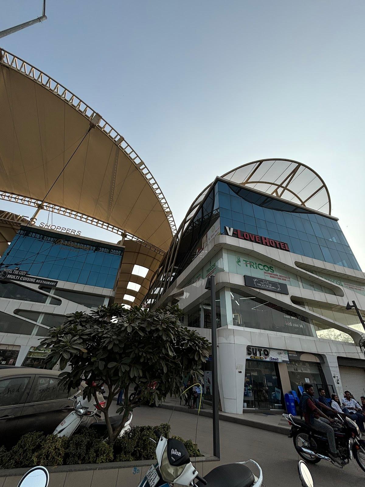 V Love hotel – photo 4