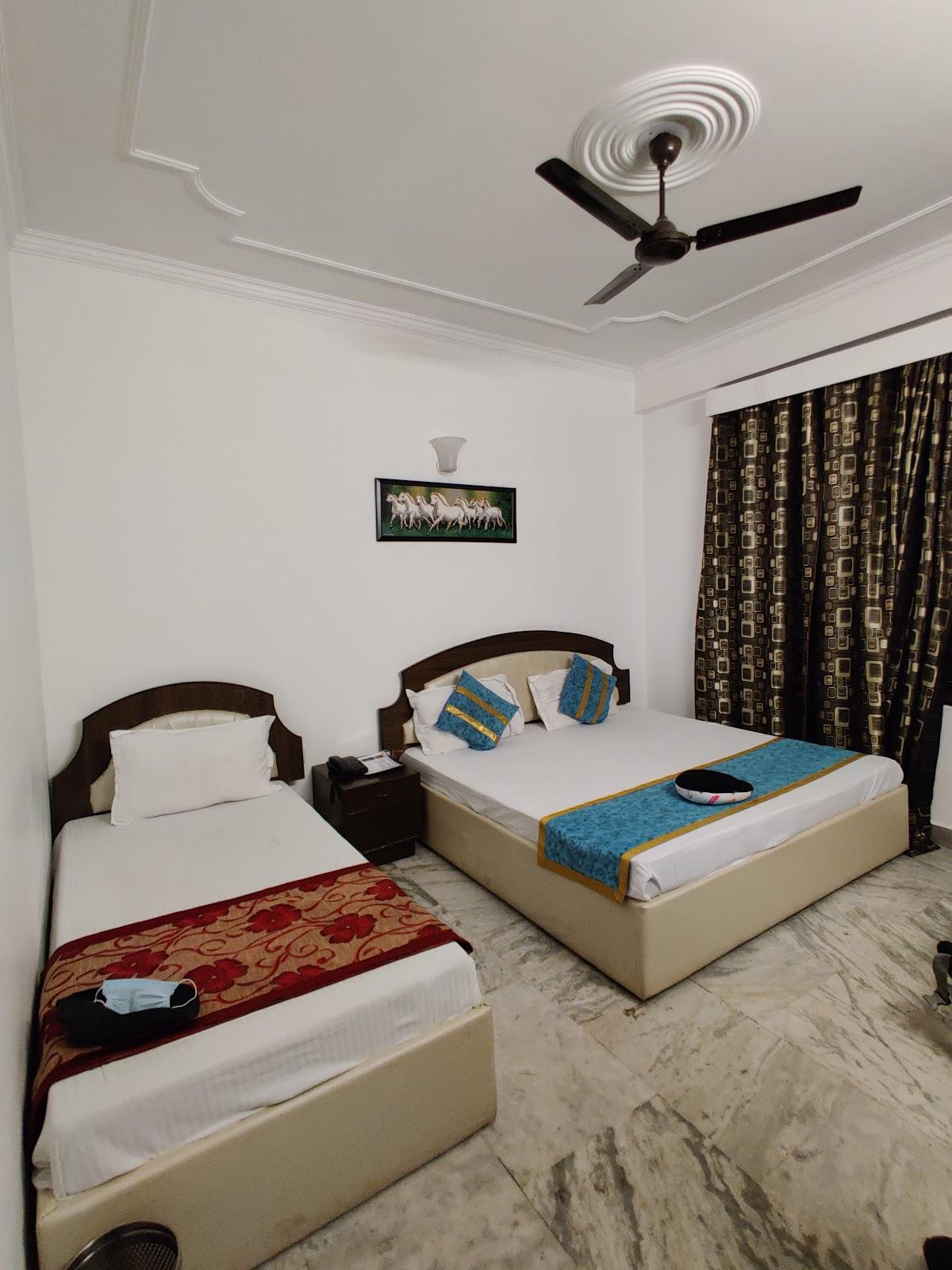 Hotel Mahaluxmi palace katra – photo 2