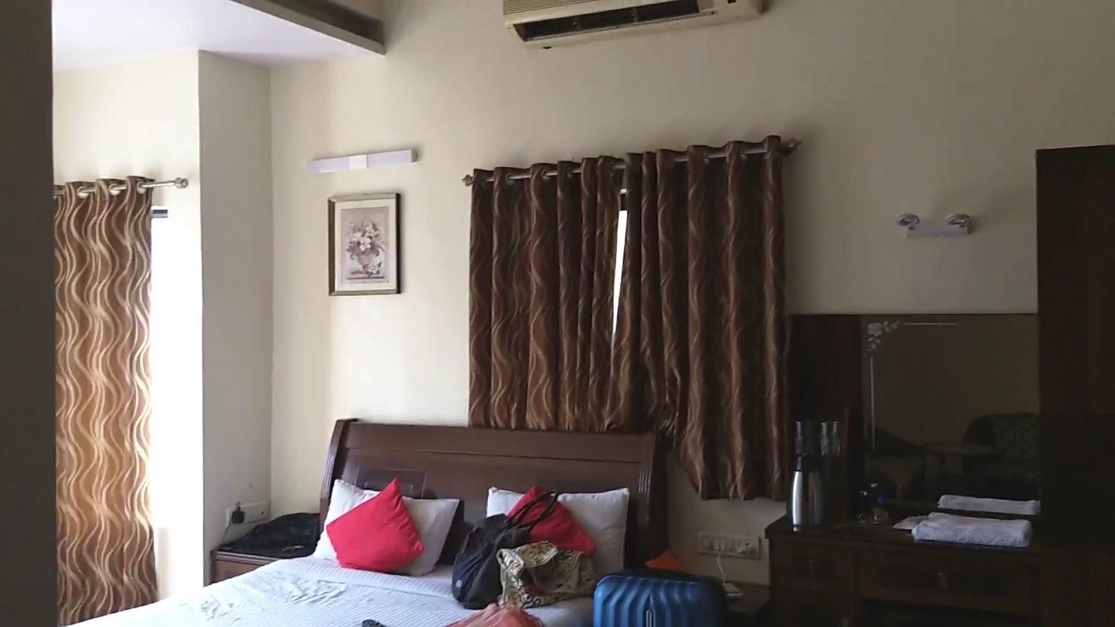 Super Townhouse Oak Sinhgad Road Crossway Formerly Popular Hotel – photo 2