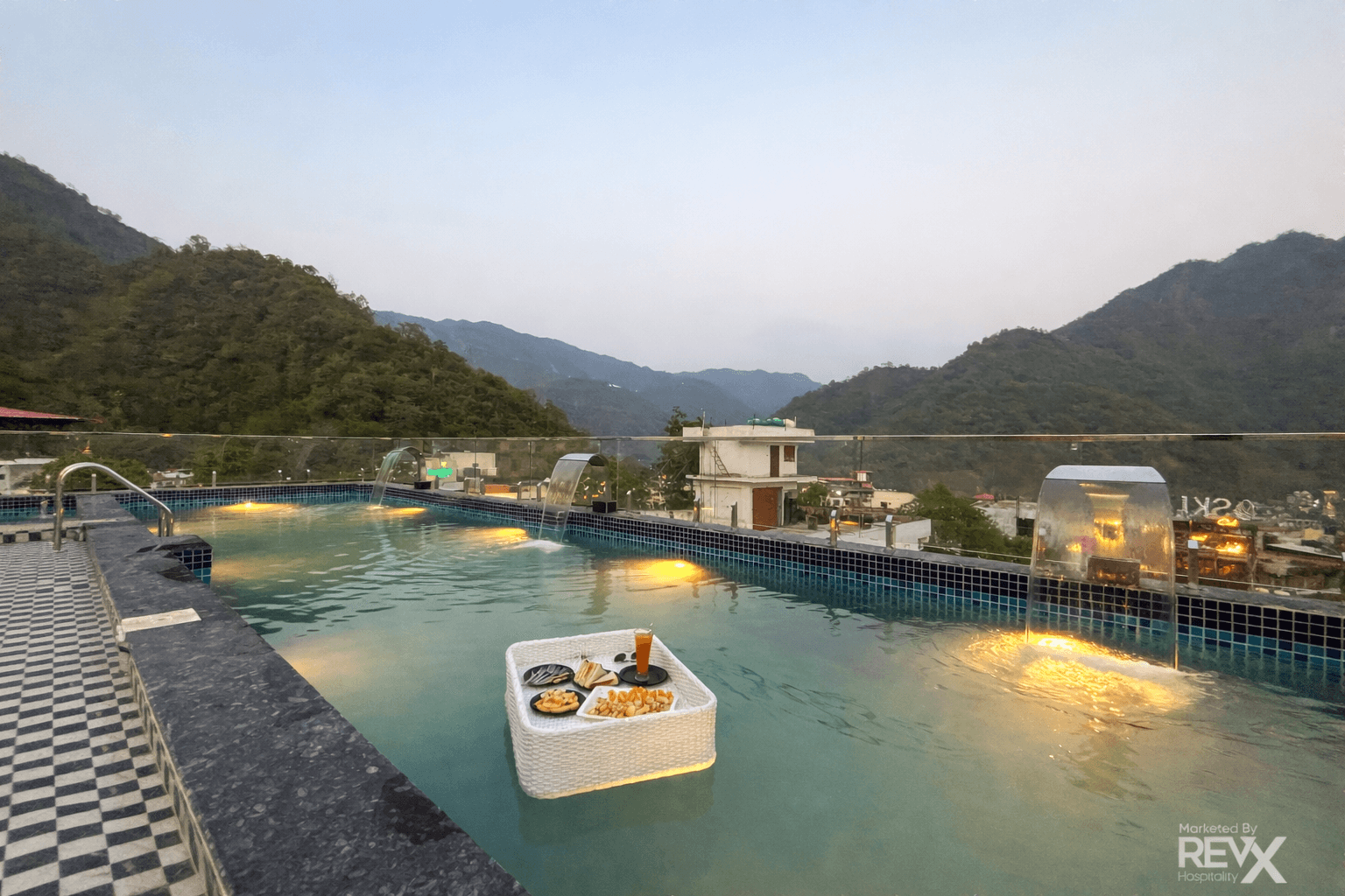 Hotel oak leaf tapovan – photo 4