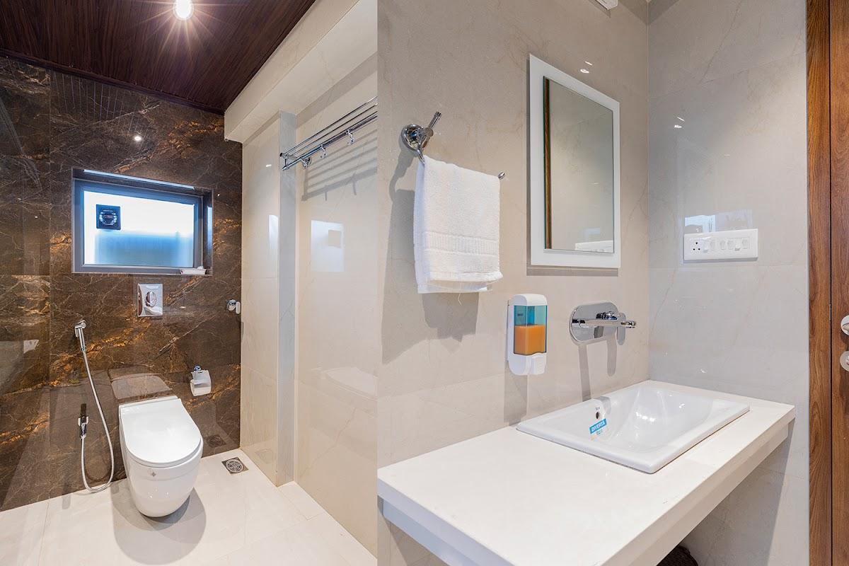Hotel Seven Oaks – photo 3