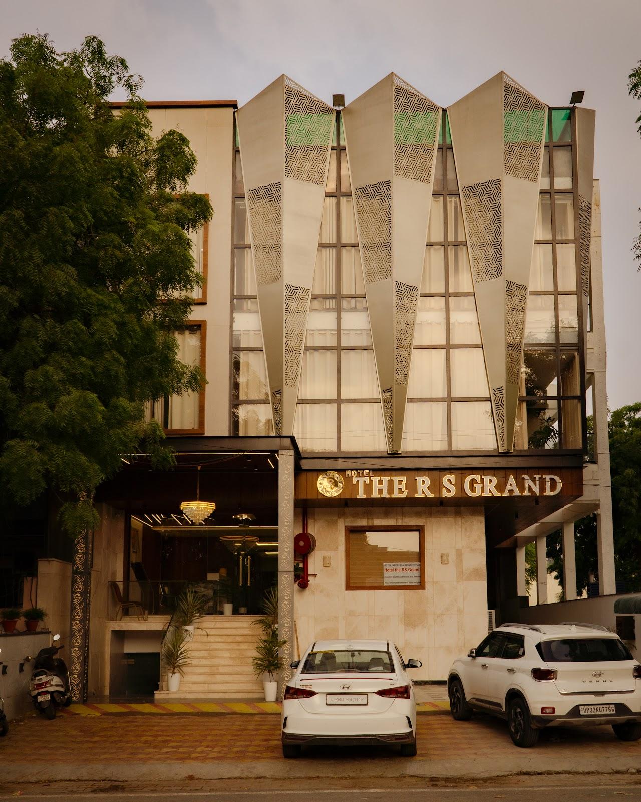 Hotel The R S Grand, Agra – photo 1