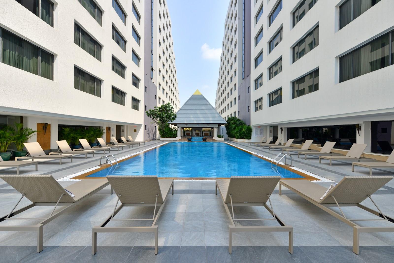 The Twin Towers Hotel – photo 1
