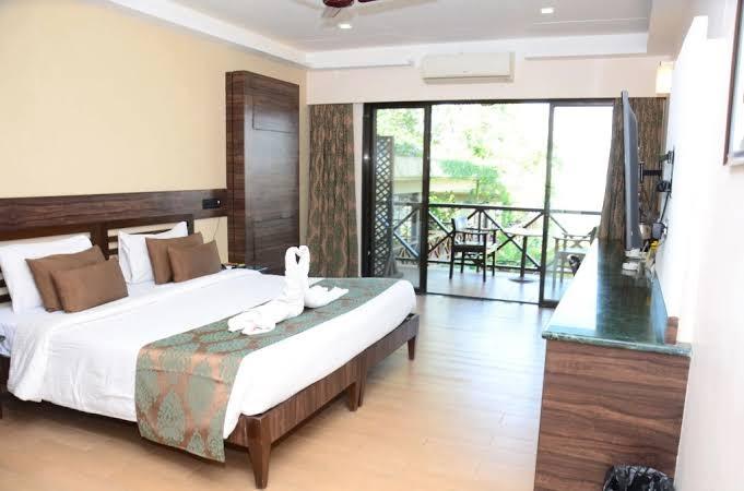 Upper Deck Resort – photo 3
