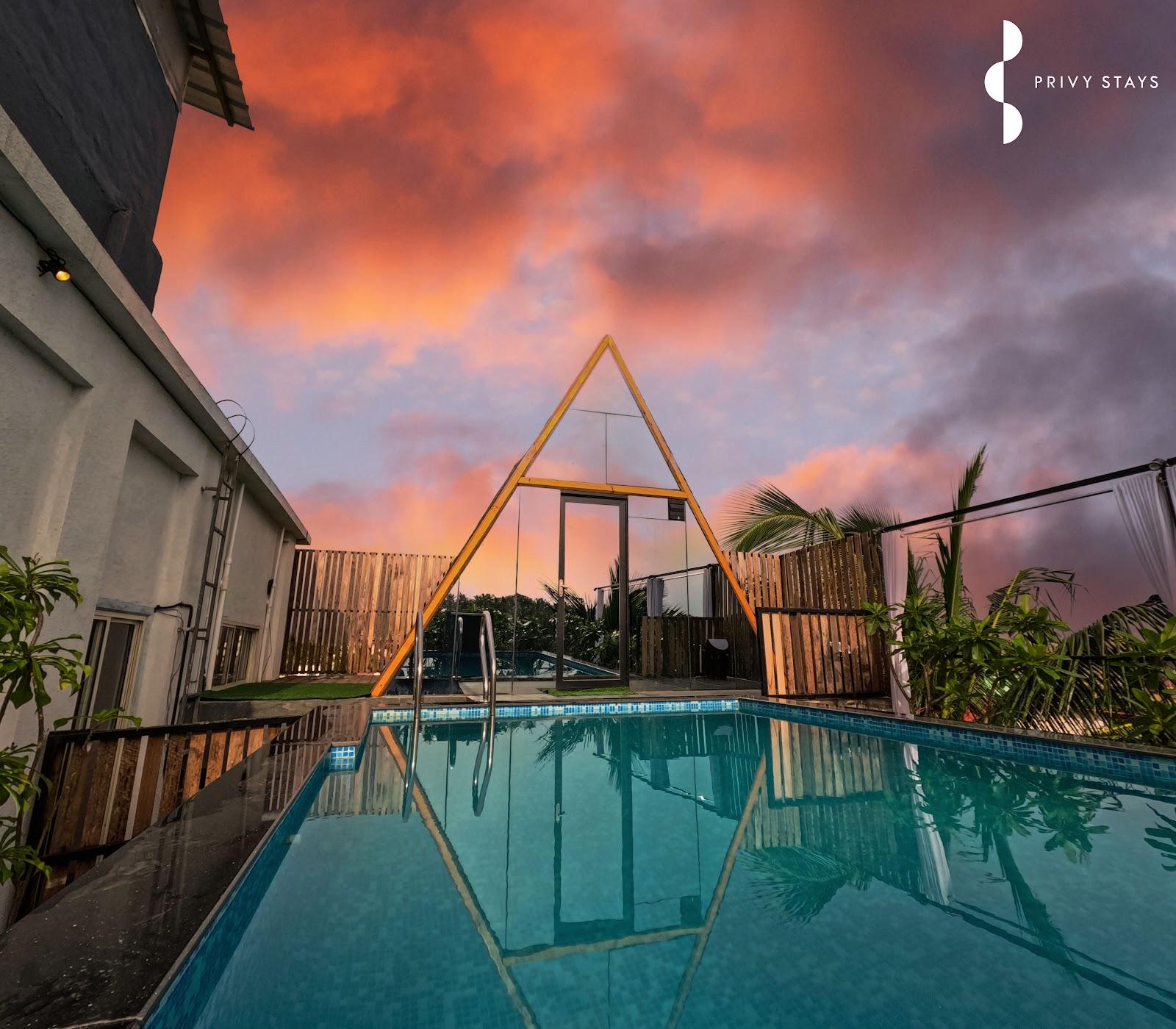 PrivyStays Rooftop Cabin – photo 3