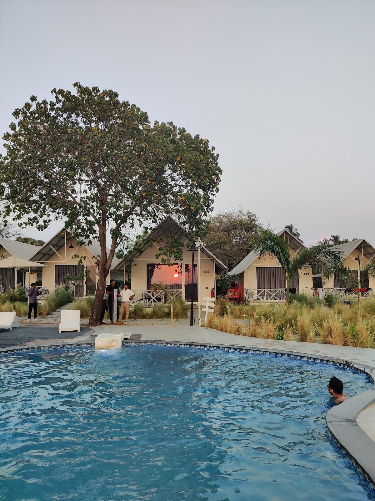 Praveg Beach Resort, Lighthouse, Daman – photo 4