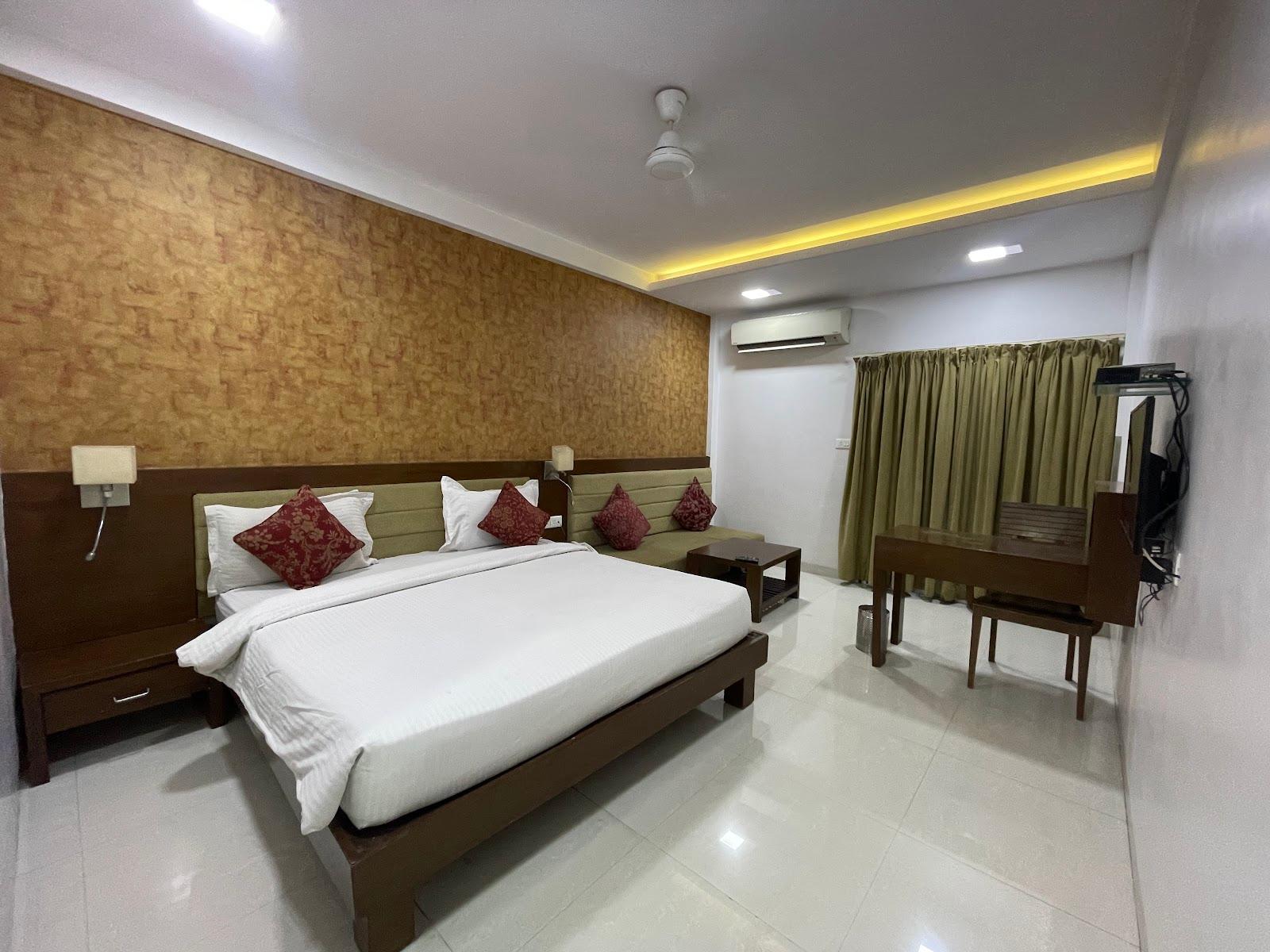Hotel Raviraj – photo 3