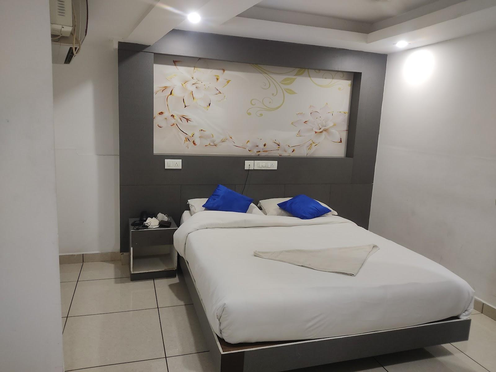 Metro Inn – photo 2