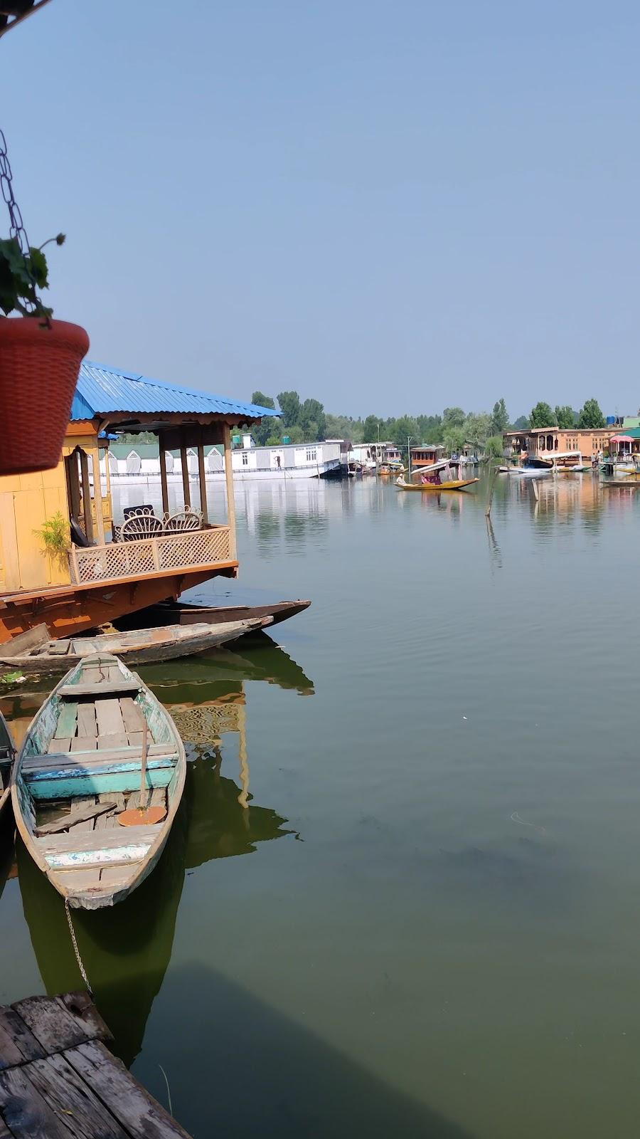 Houseboat New Suzan – photo 2