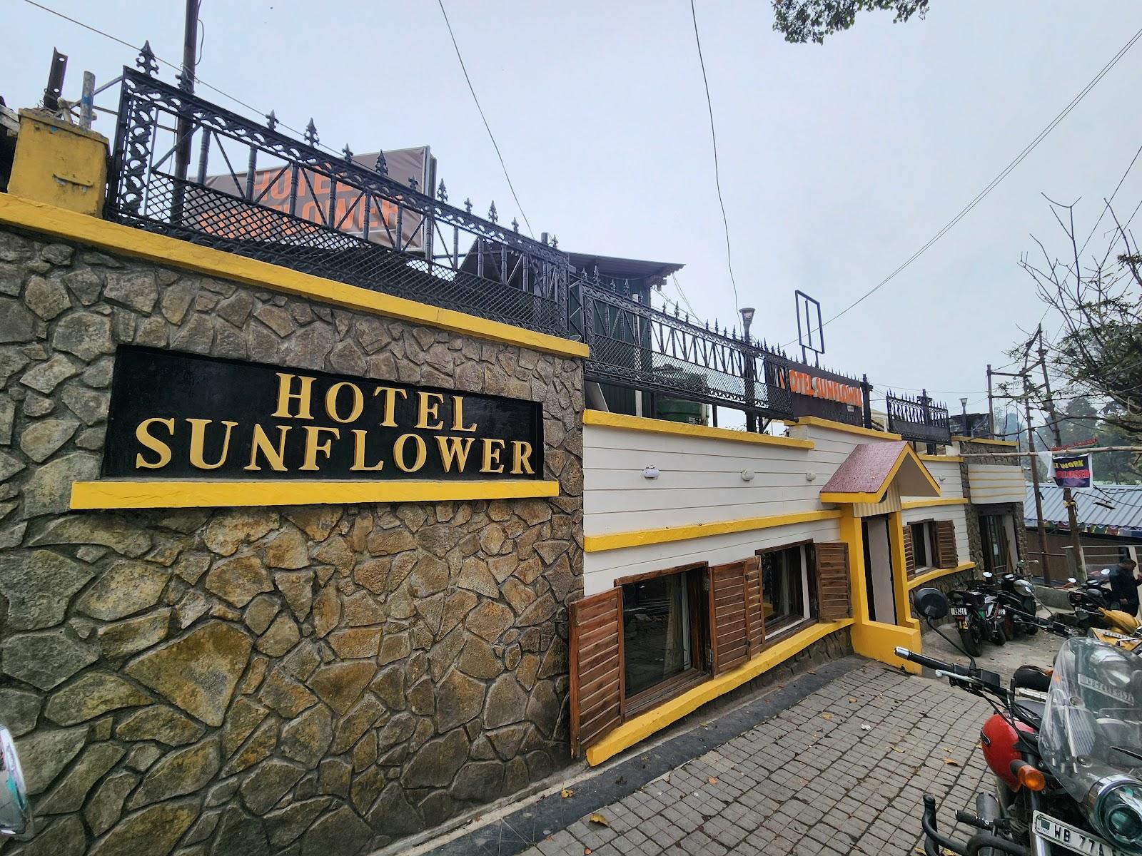 Hotel Sunflower – photo 1