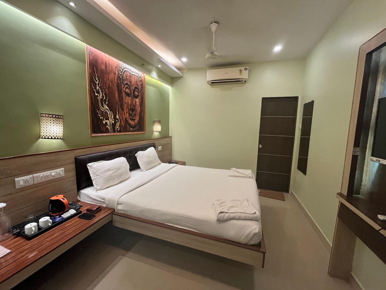 Hotel Levino | Rooms | Restaurant | Swimming Pool | Banquet Hall – photo 3