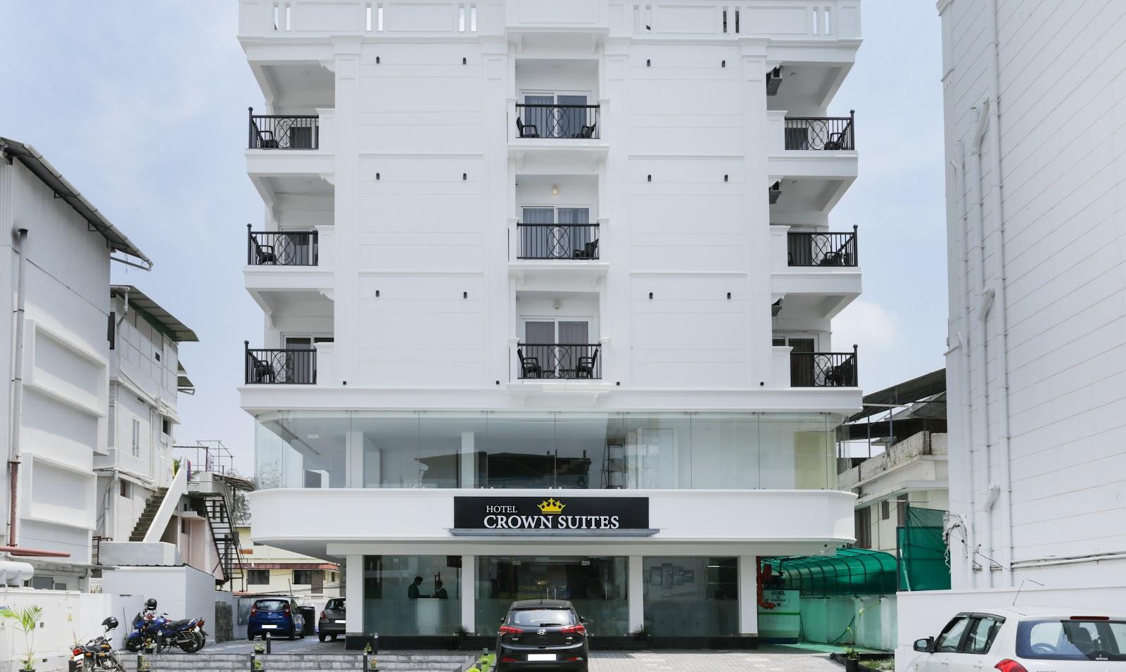 Hotel Crown Suites - Hotel in Ernakulam – photo 1