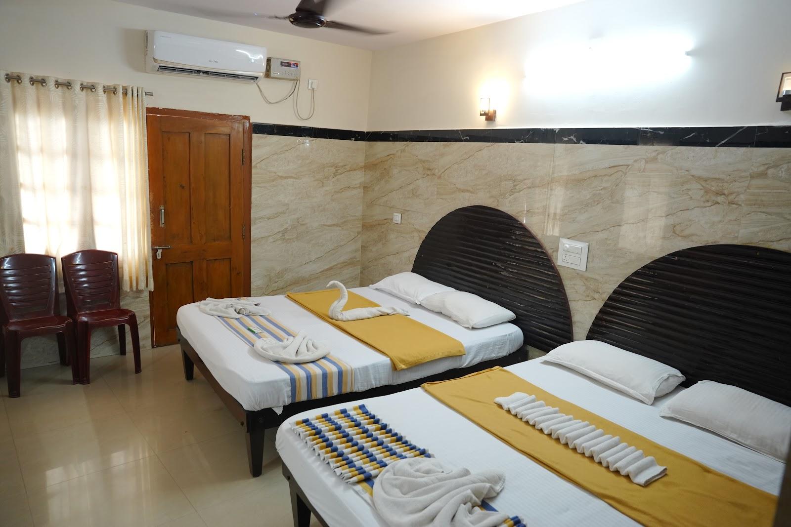 Hotel Adiga Heritage Boarding & Lodging – photo 4