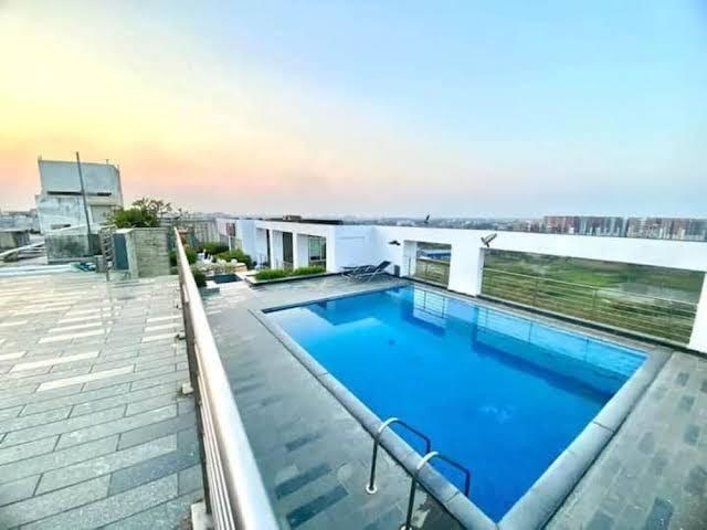 Siddha Xanadu Studio 604 - Pool Near Airport, CC2 – photo 3