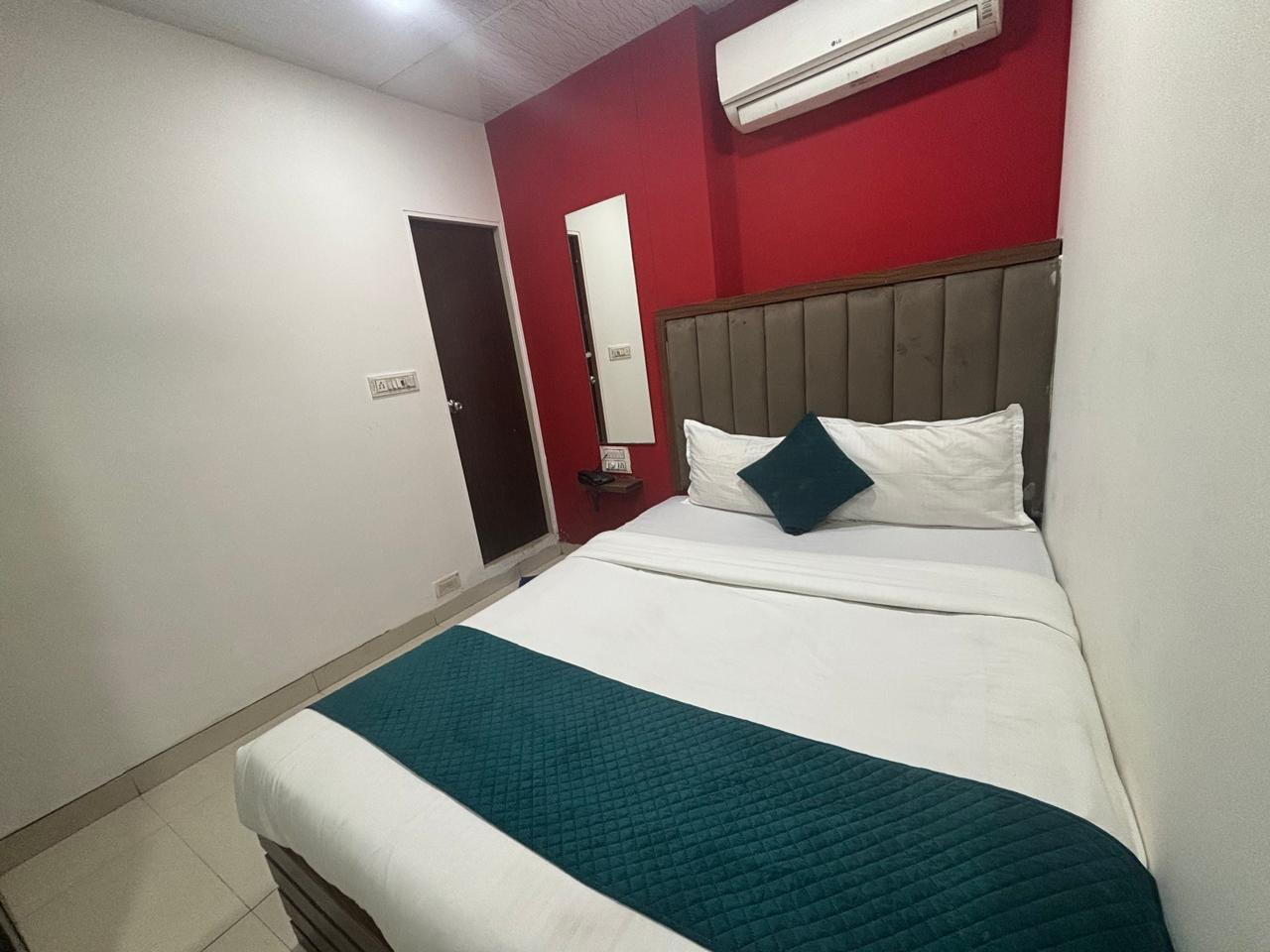 Hotel Silver Shine – photo 1