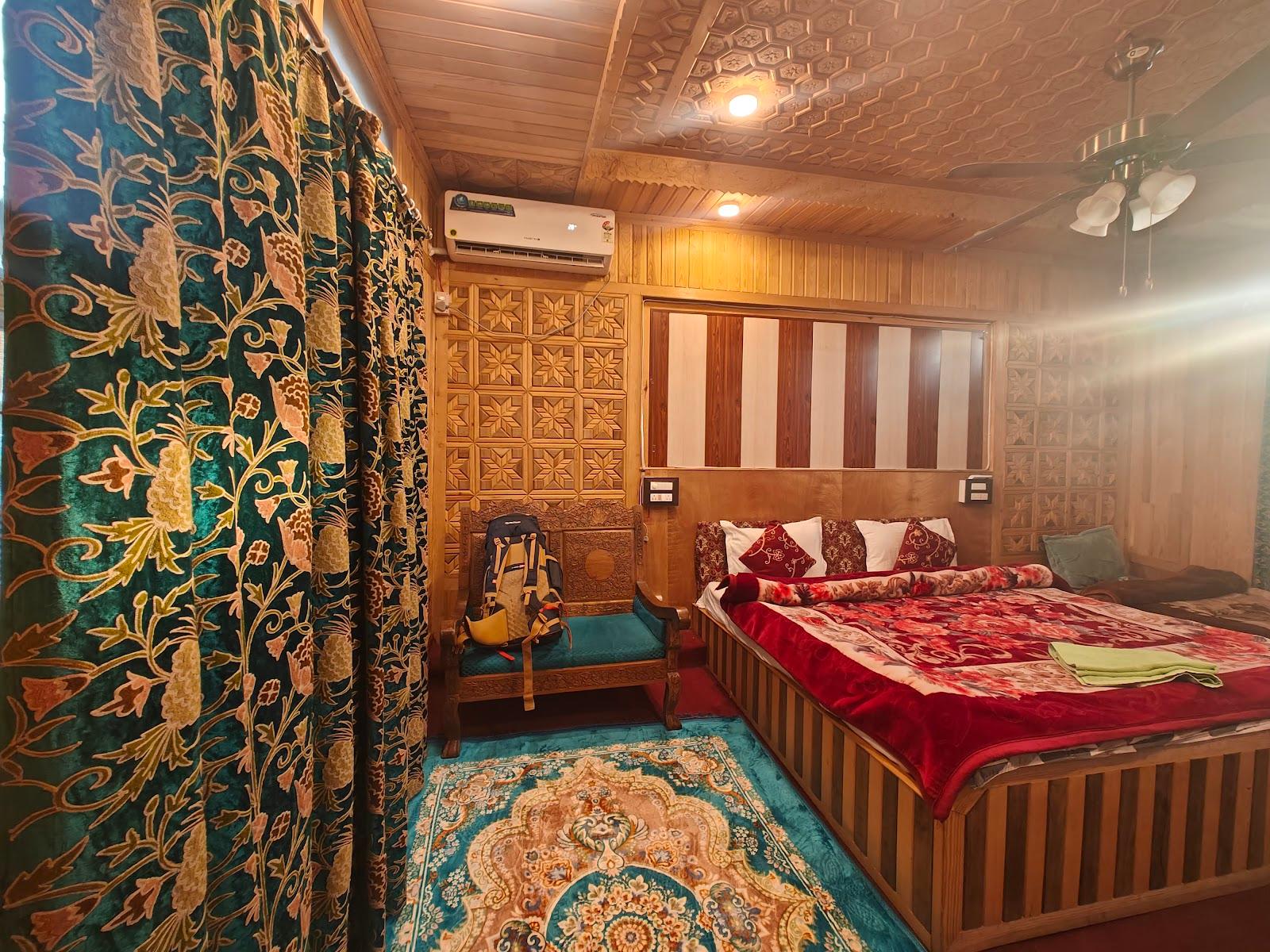 The Heritage Group of Houseboats – photo 2