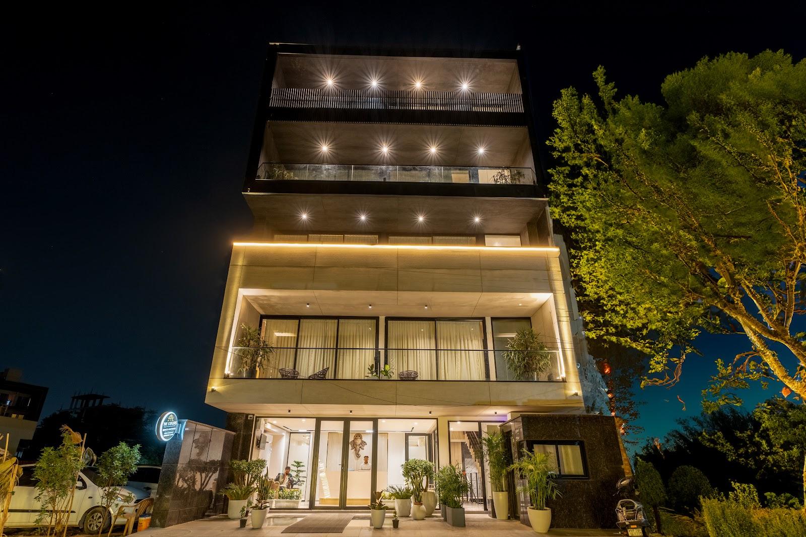 The Lodgers Luxury Hotel Near Golf Course Road Gurgaon – photo 1