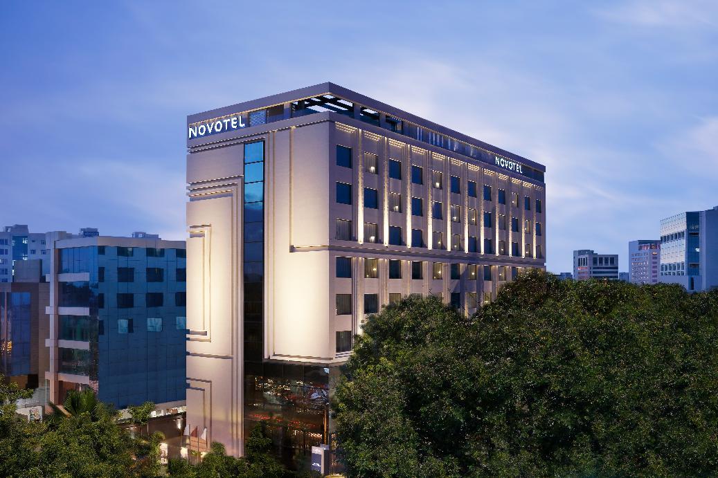 Novotel Chennai Chamiers Road – photo 1