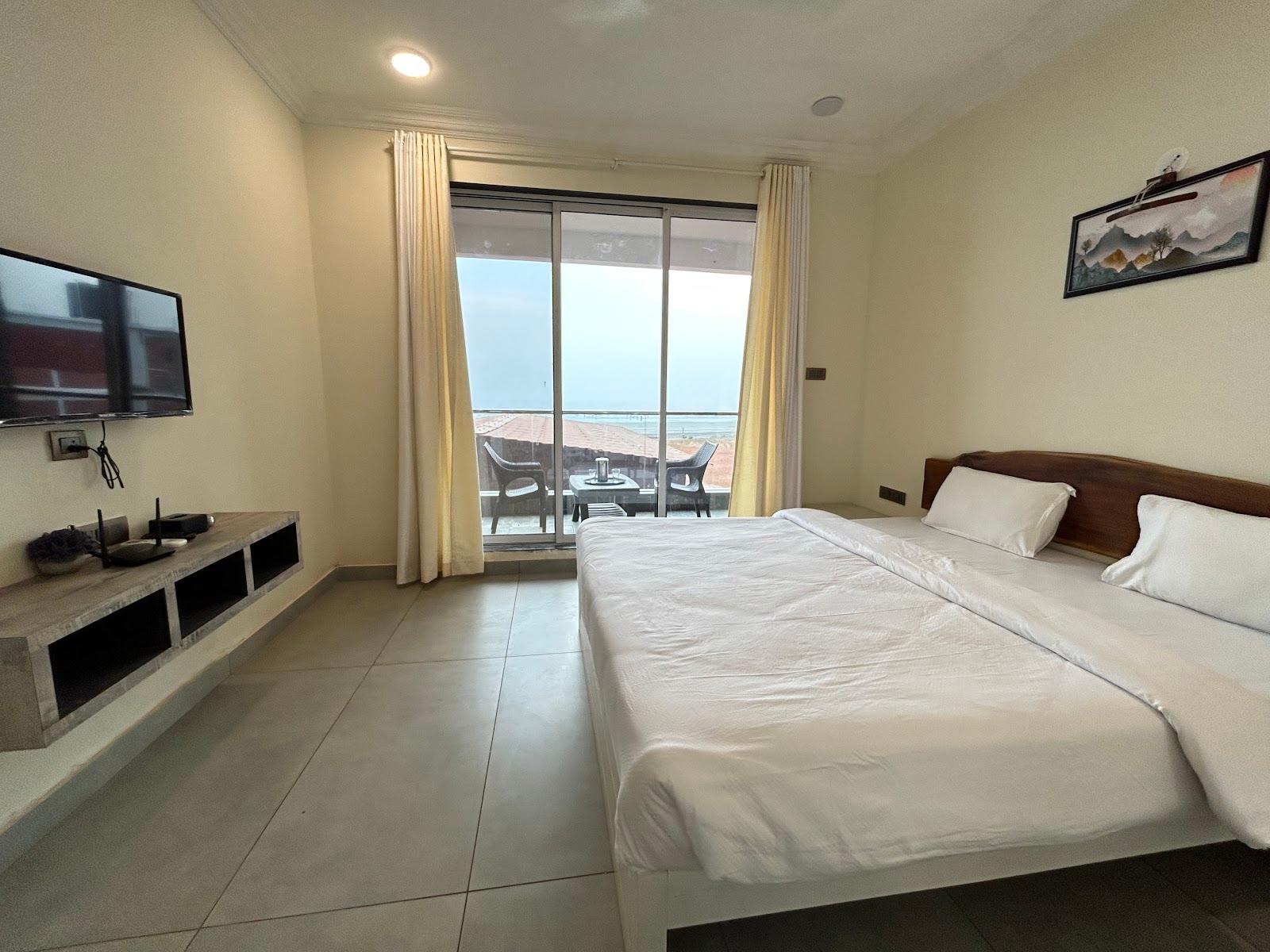 Coastal Bay Beach Resort – photo 2