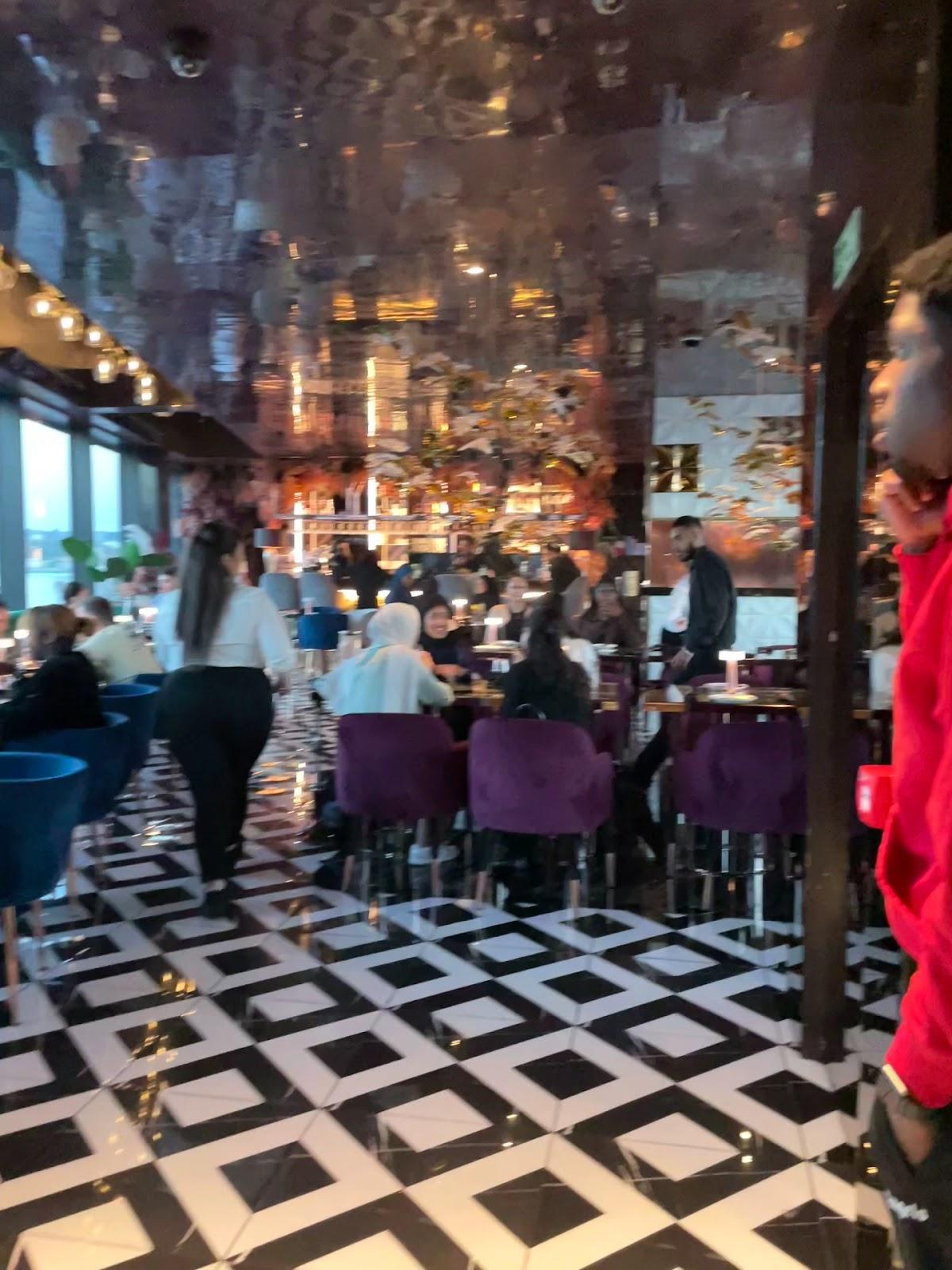 Radisson RED London Greenwich The O2 – photo 2