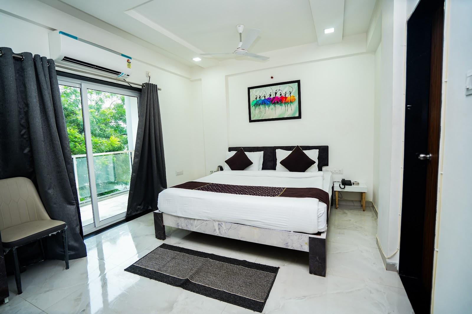 SwagStay Hotel Riviera – photo 2
