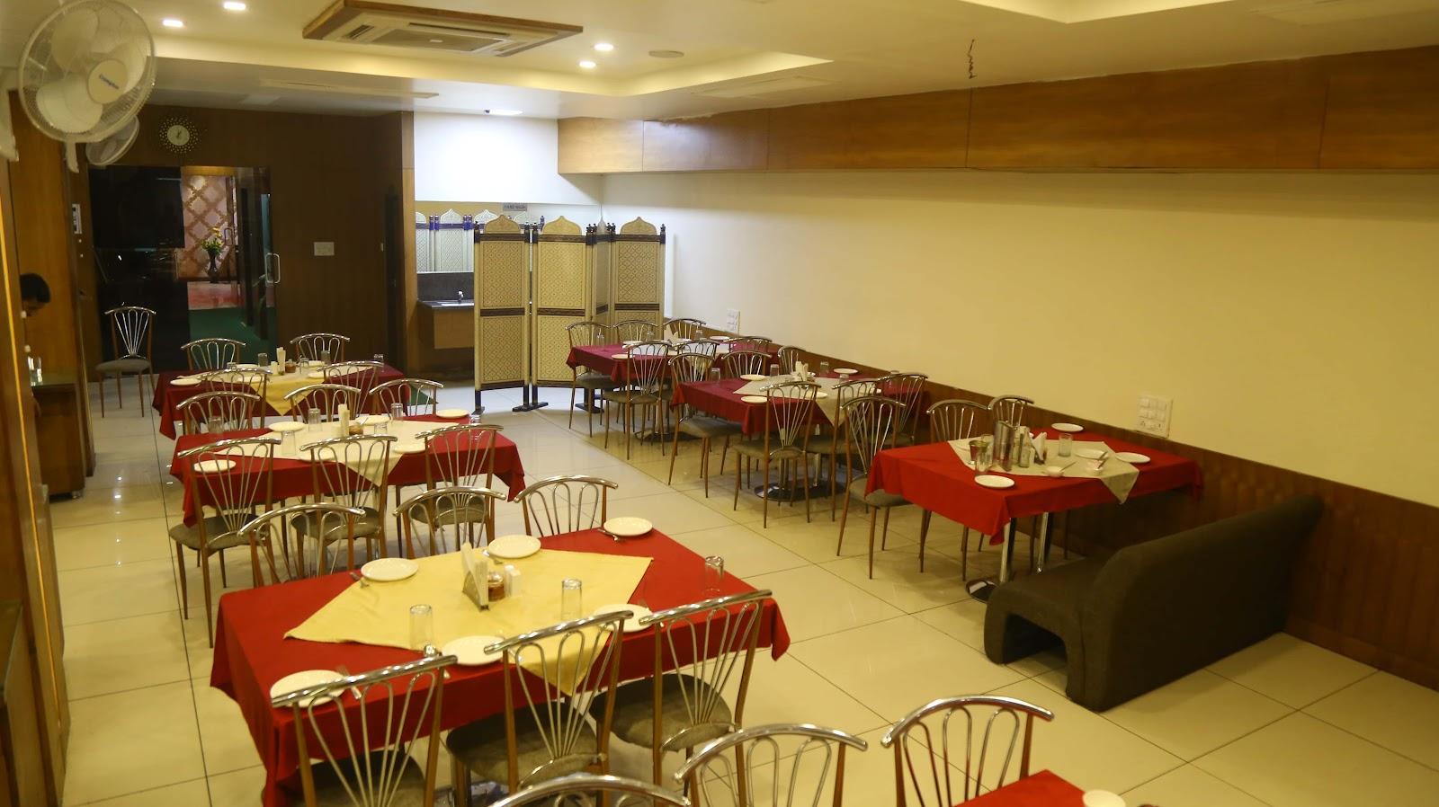 Hotel Balaji Palace , Ratlam – photo 4
