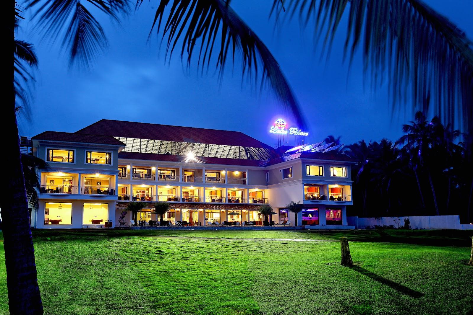 Lake Palace Hotel – photo 1
