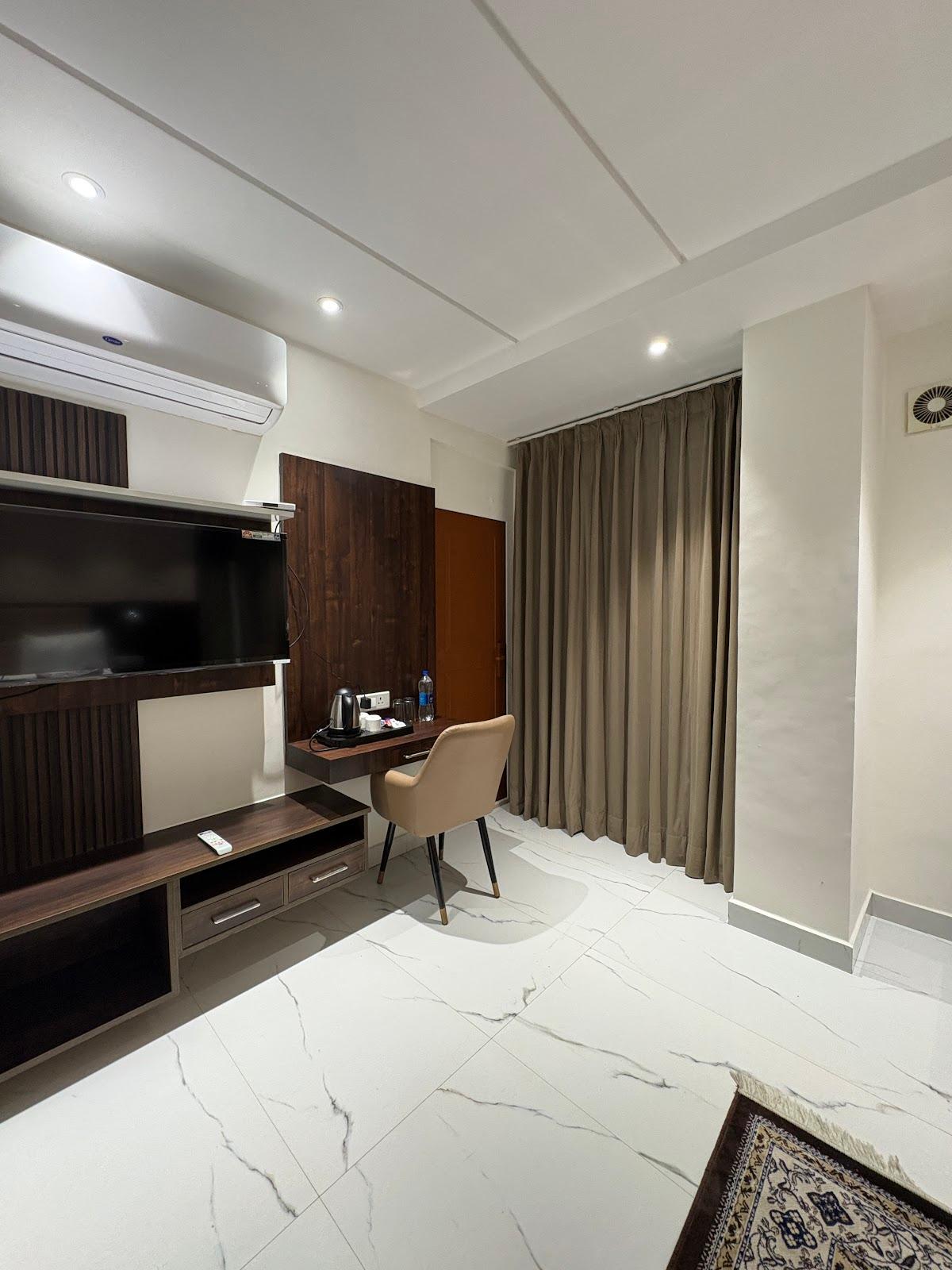 The Aero Lounge Hotel – photo 3