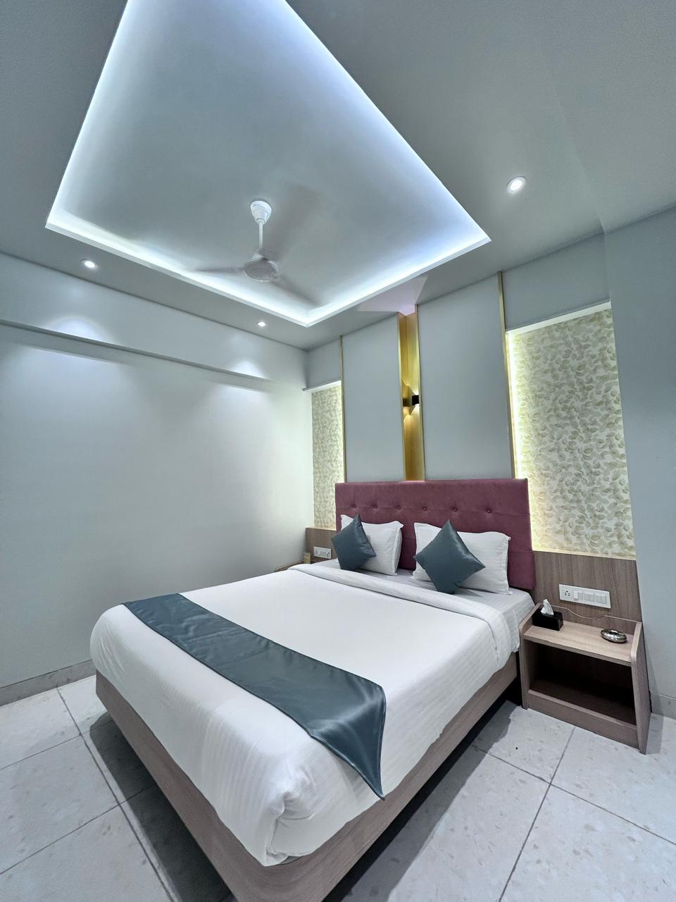 HOTEL THE WEST COAST – photo 4