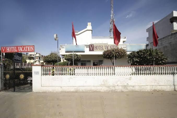 Hotel Vacation – photo 1