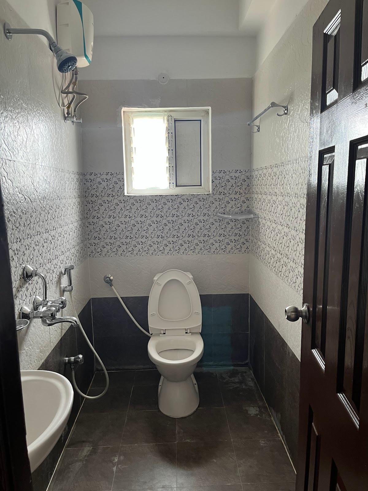 KSR INN ...LUXURY SUITES &SERVICE APARTMENTS – photo 2
