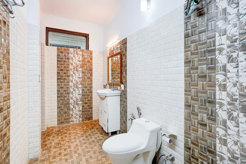 Townhouse by OYO Mall Road Near Library Chowk – photo 3