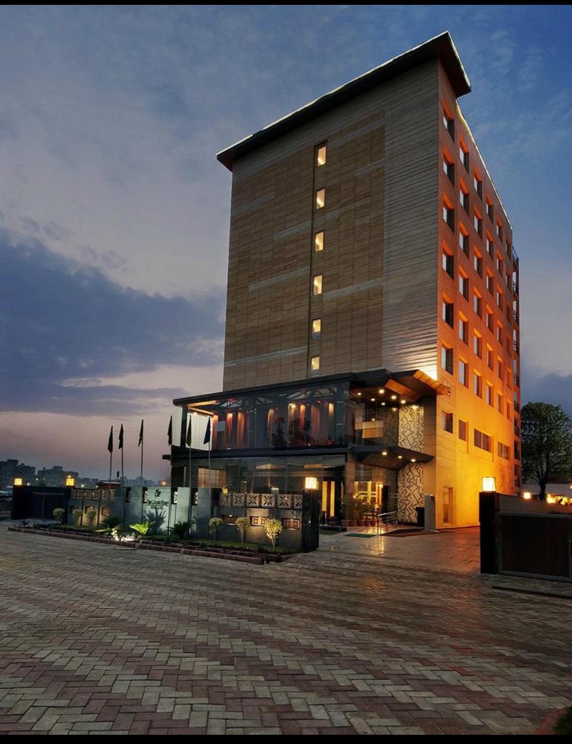The Golden Palms Hotel & Spa – photo 1