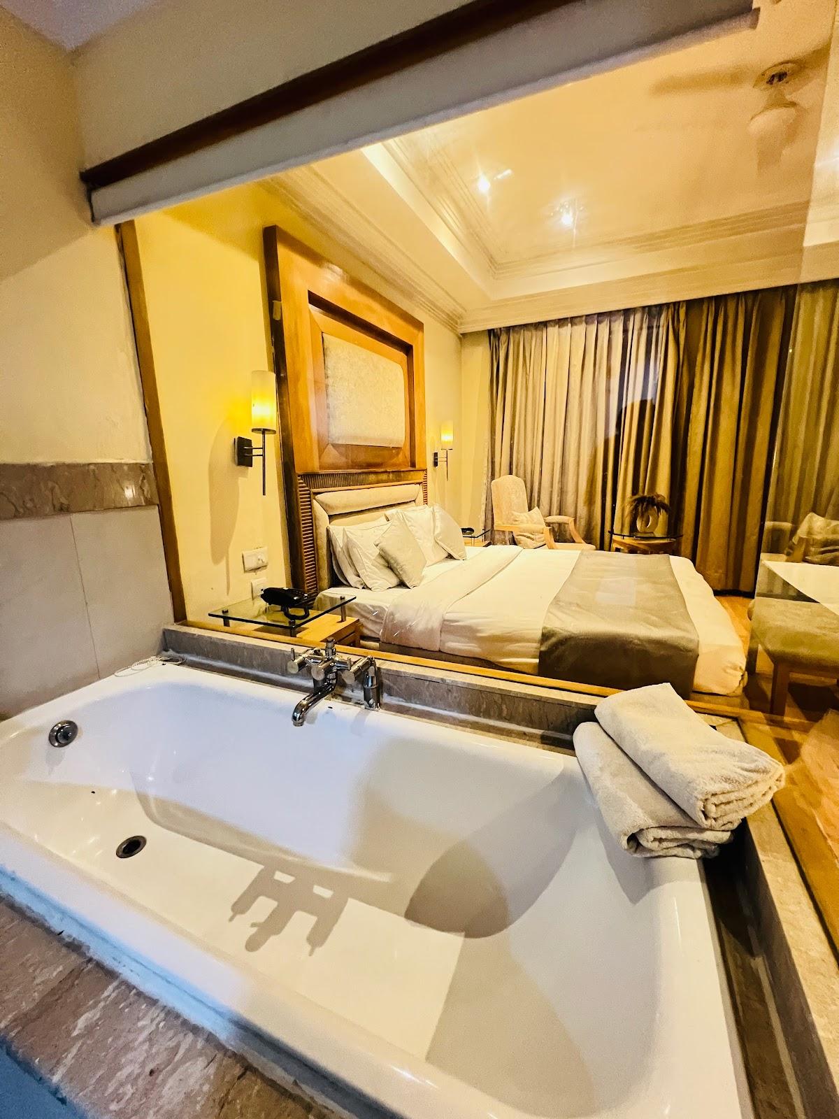 Hotel The Luxotic Suites, Gurgaon – photo 4