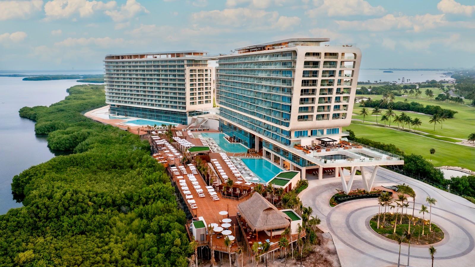 Hyatt Vivid Grand Island