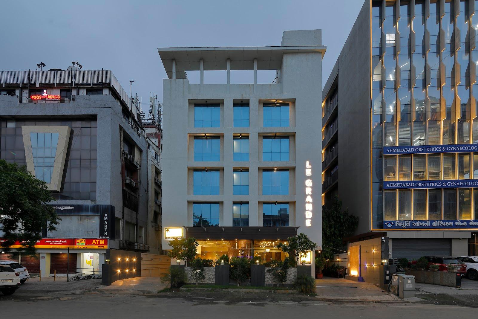 Hotel Le Grande Residency – photo 1