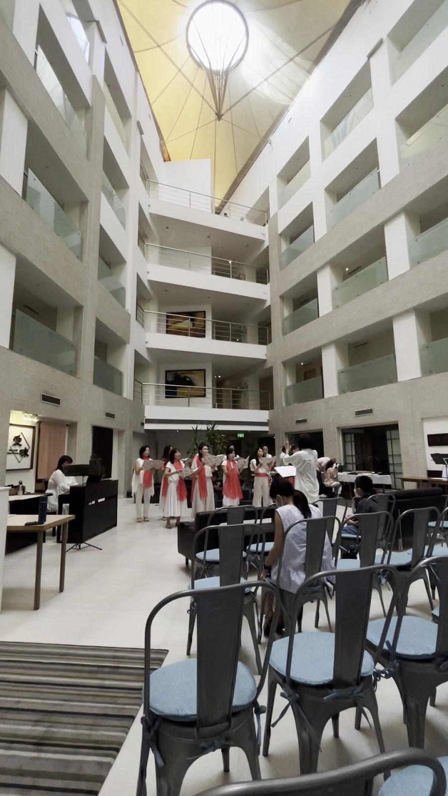 Avalon Courtyard Residences and Suites – photo 2