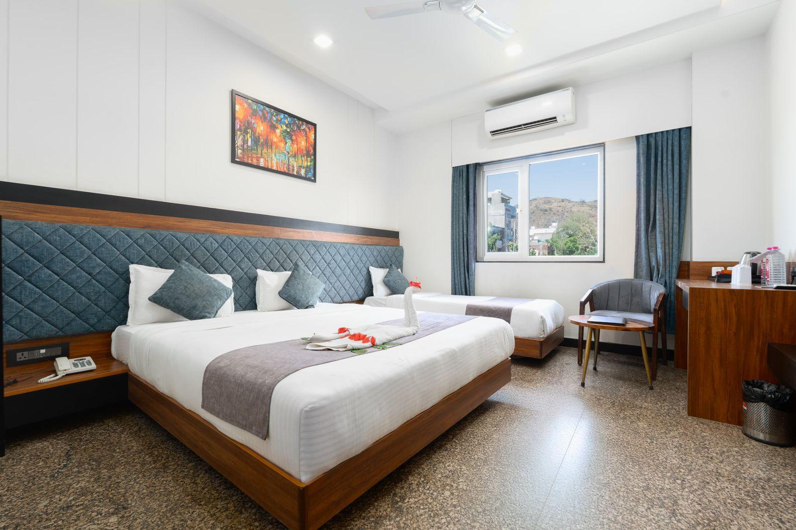 Hotel Suvin Residency with Rooftop Swimming Pool – photo 3