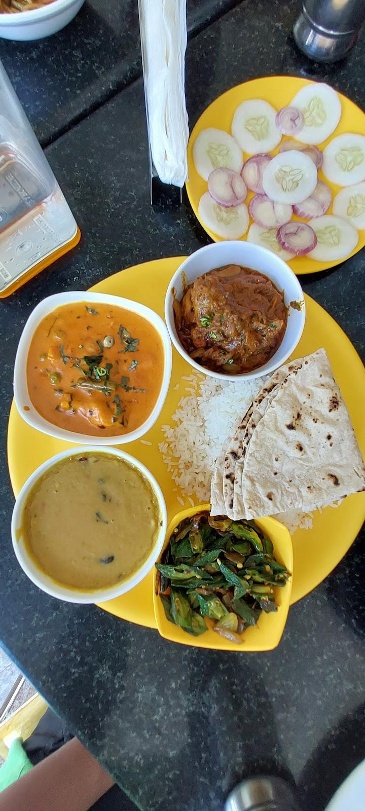 Radha Krishna Hotel – photo 3