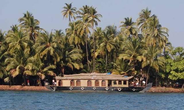 Adinarayan Wooden Cottages in Devbag – photo 4