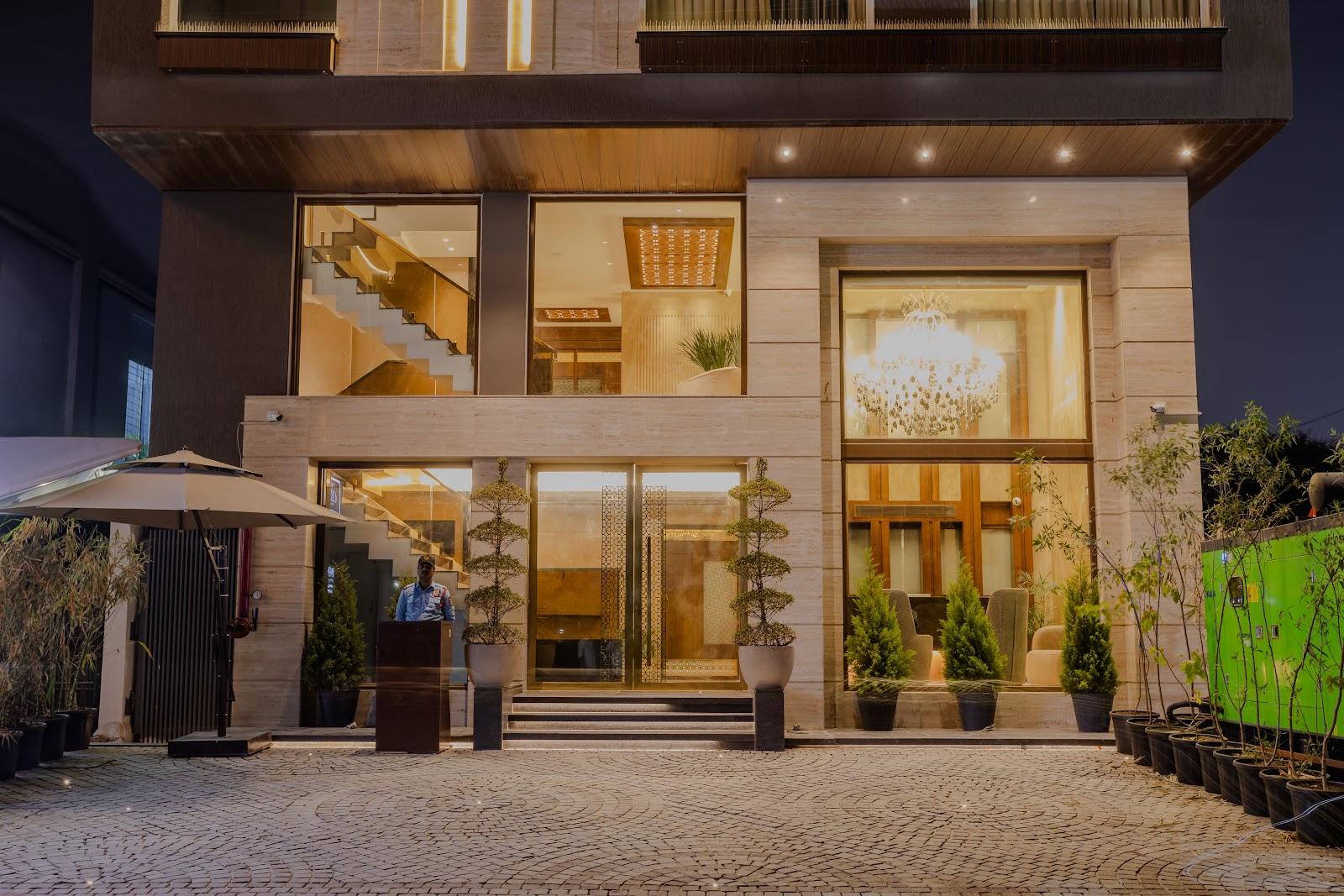 Golden Aura Hotel – photo 1
