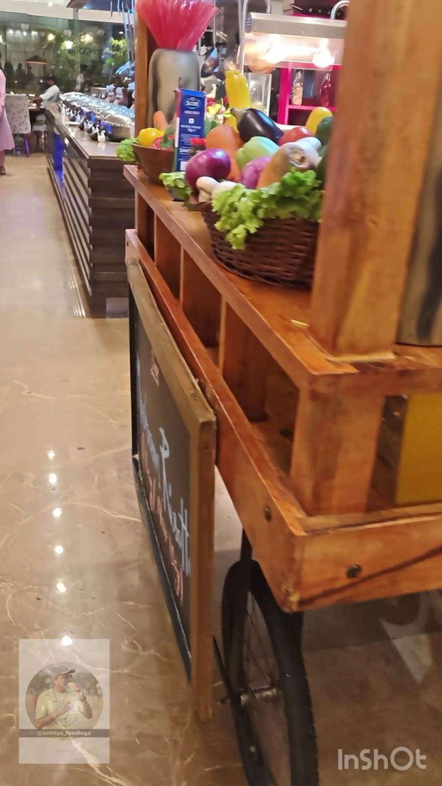 Holiday Inn Cochin, an IHG Hotel – photo 2