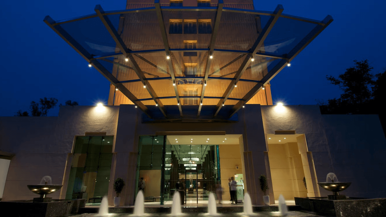 Blue Diamond, Pune - IHCL SeleQtions
