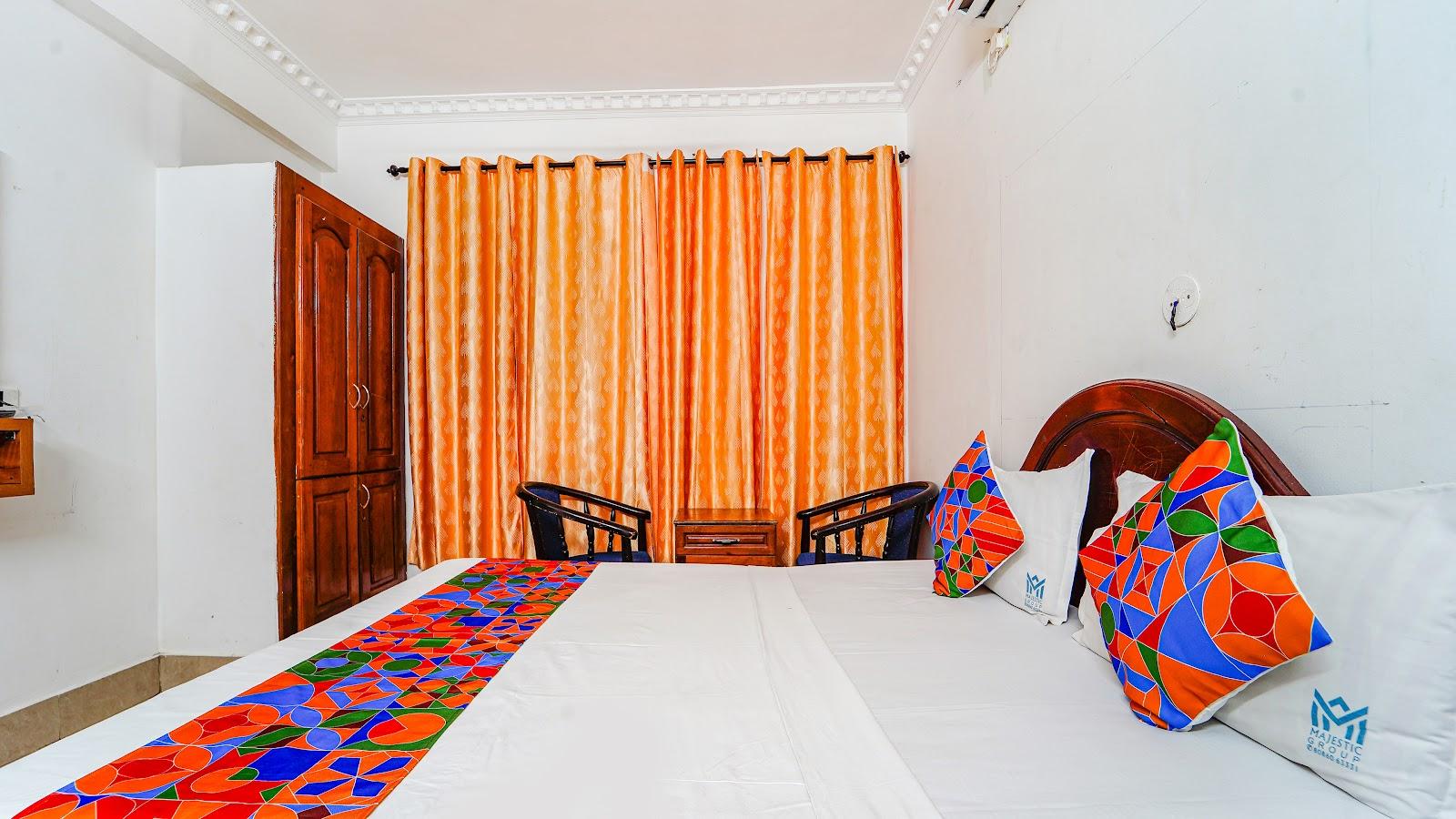 FabExpress Majestic Inn – photo 2