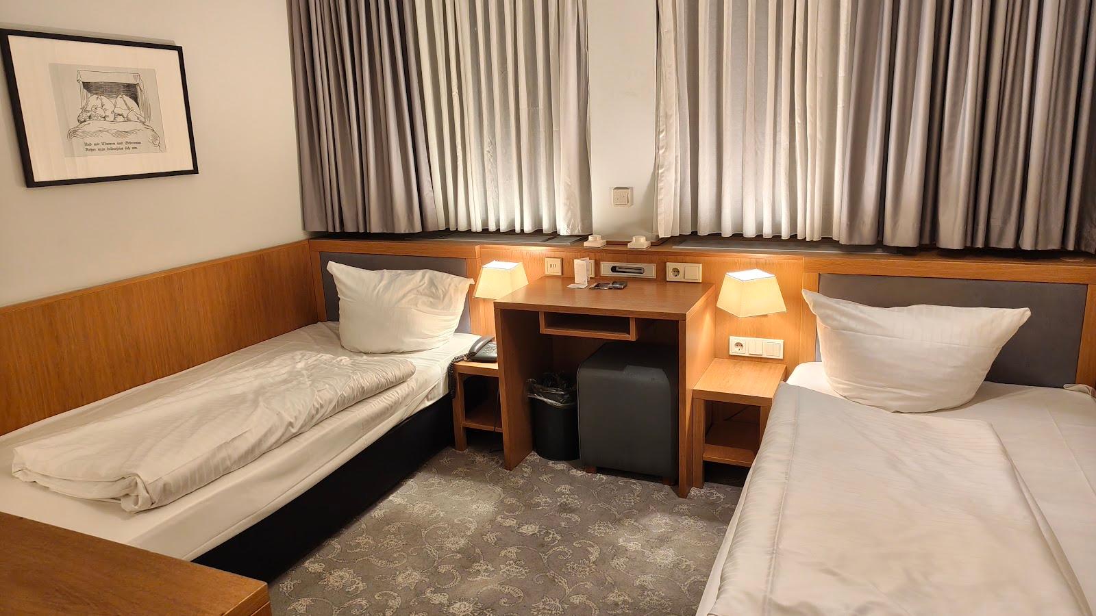 Townhouse Hotel – photo 3