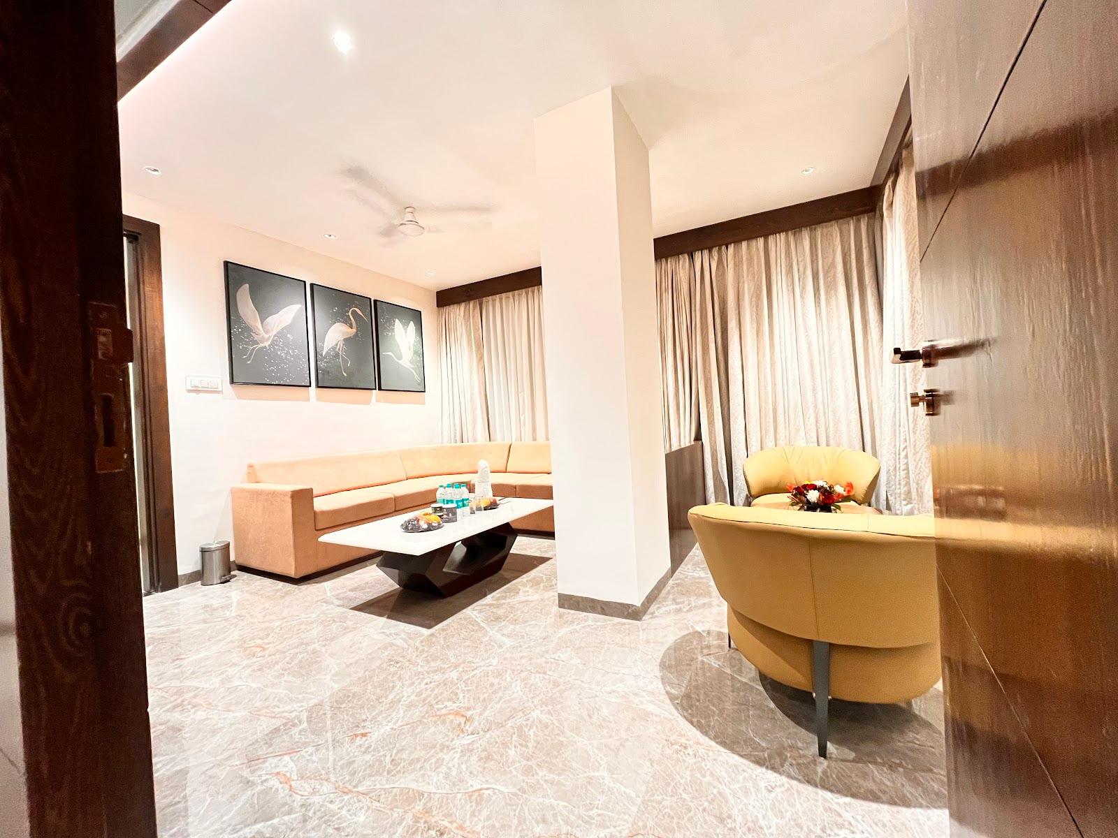 Golden Aura Hotel – photo 4